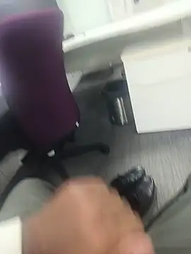 hotboy43339 (M young) - Full nude in office bathroom