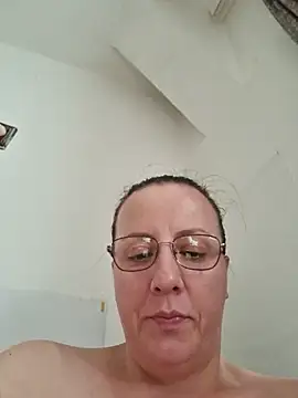 Webcam Model(Goodass7) is live