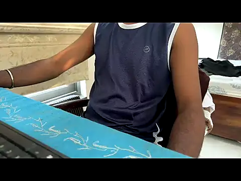 indianby850 (M young) - cum show with nude