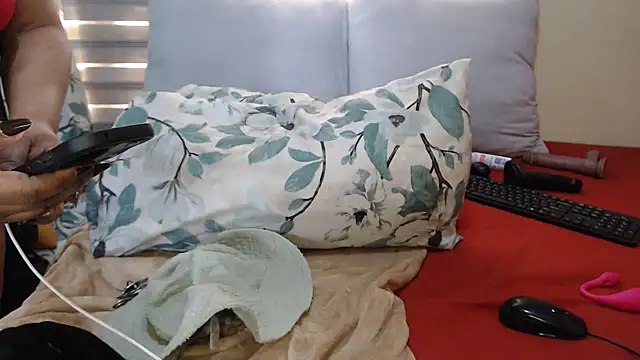 Foxybrownxx1 webcam