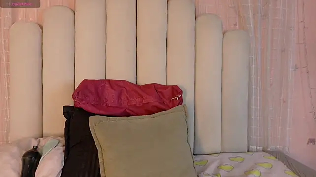 SweetRenata_ webcam
