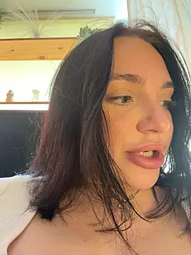AlexaHotty_ webcam