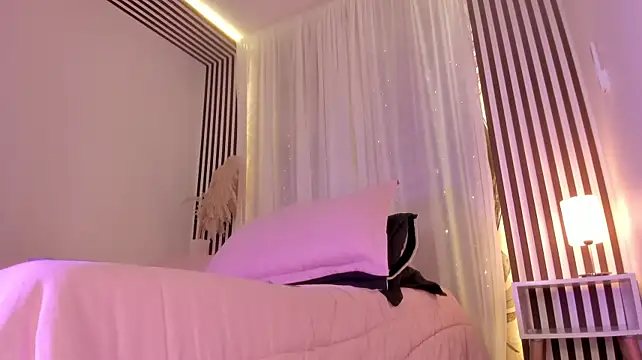 Samaantha-White webcam