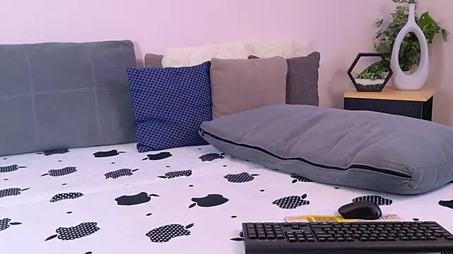 jimmy_doss (M young) - Touch me!! Make me HORNY!! CUM!!
