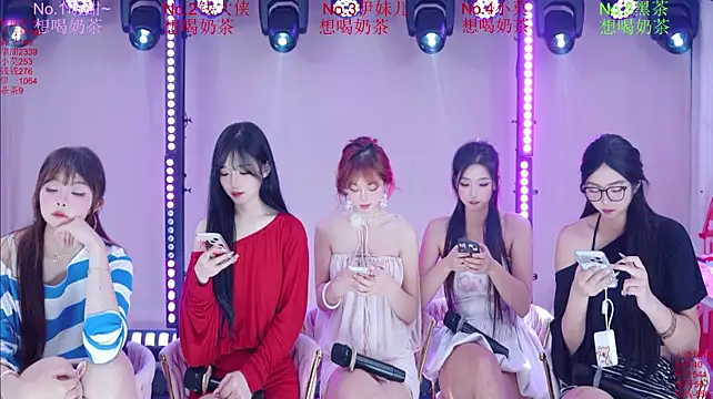 luckybaby-001 (Ask my age) - 奖励甜甜的西瓜🍉和水果~~~