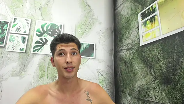 Valentiino69 webcam