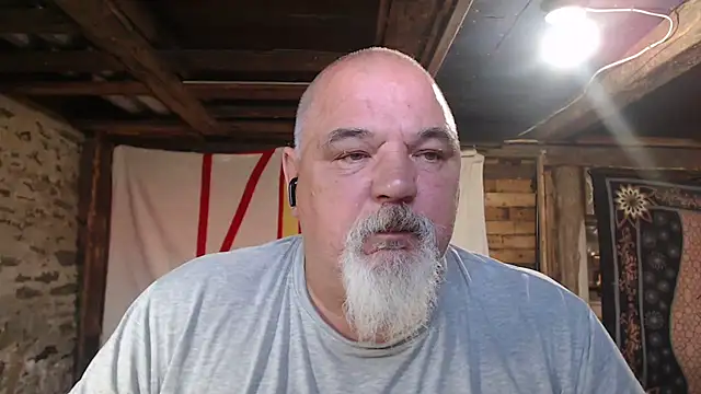 Newfiesausage1972 webcam
