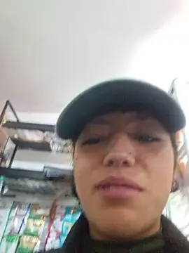 Cute_hollywood1 live sex cam
