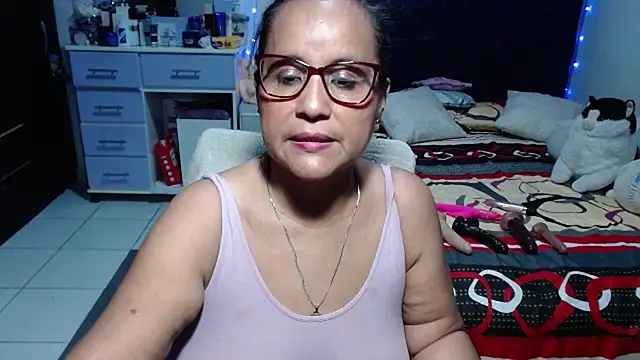 pervert_mommy_ live cam on StripChat