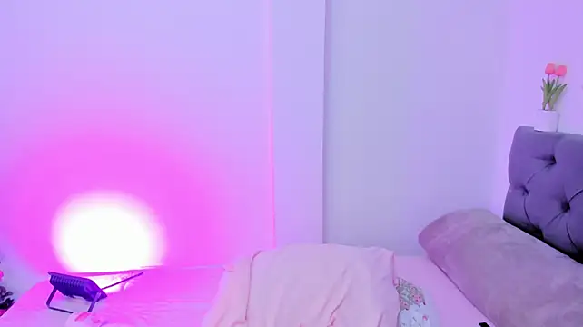 RoseCassie live cam on StripChat