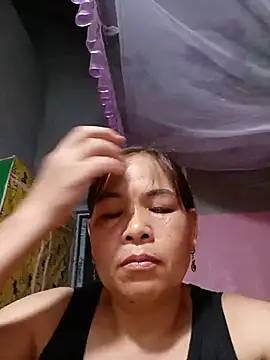 emgaihoixuan live cam on StripChat