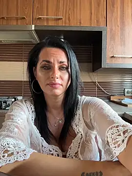 Hotmomcheckk_ webcam
