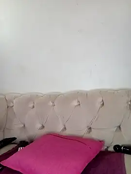 TALLHORNYBEARXO webcam