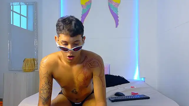_Benjamin11 live cam on StripChat