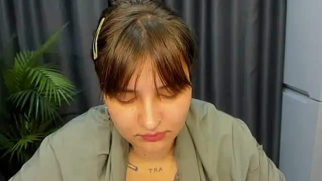 NikkiSummer live cam on StripChat