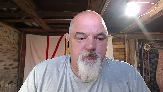 Newfiesausage1972 webcam