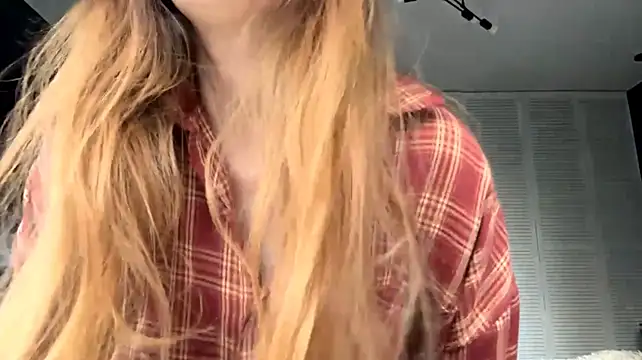 AttiringHallmark webcam
