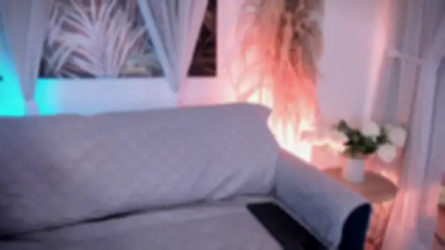 Nicolle_W webcam