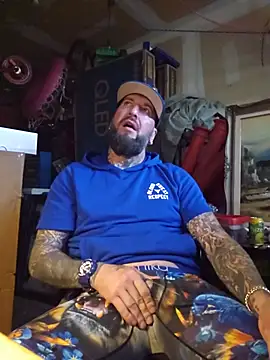 Beardedtattood live webcam