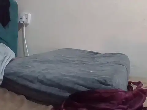 nasty-petite webcam