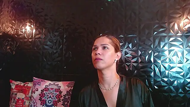 PINK__LOLA1 webcam
