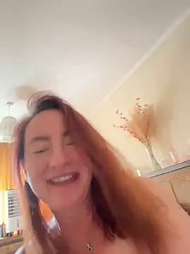 LouiseTswing webcam