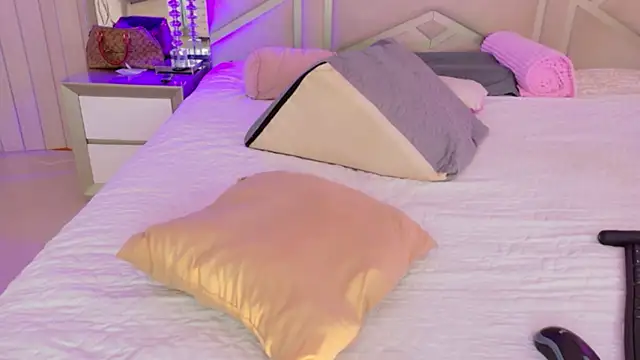 RoseMariee_ webcam