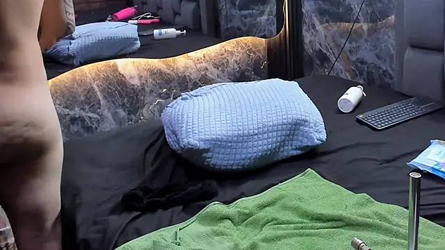 Couple_Gold69 webcam