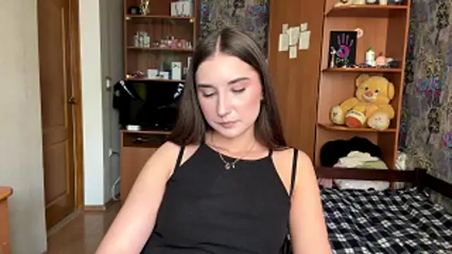 KittyNoSkirty live sex cam
