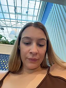 sashacatt (F young) - Masturbation completely naked 👄