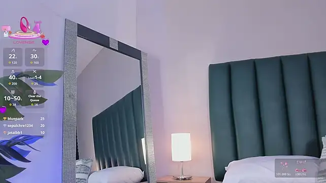 juicy_led_ live cam on StripChat