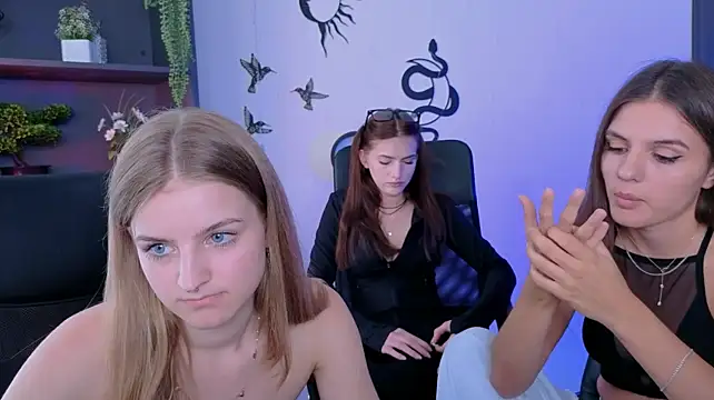 lisa_dark_ live cam on StripChat
