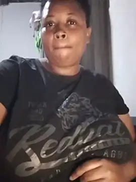 Sexy-queen99xx live cam on StripChat