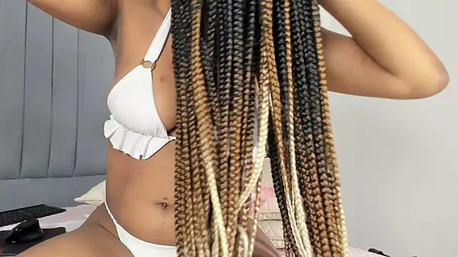 Sophia_Ebony live cam on StripChat