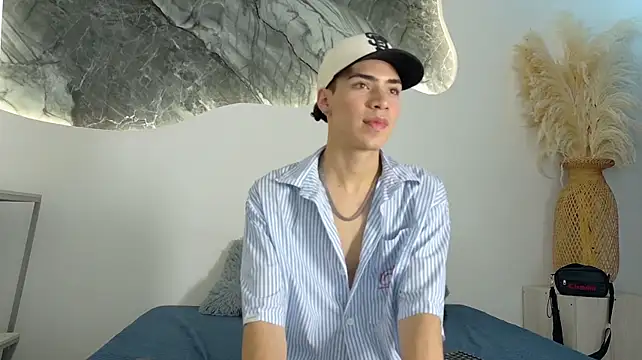 Monyel_Blake live cam on StripChat