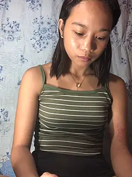 Asianpinay_Skinny1818 live cam on StripChat