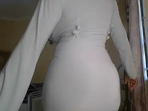 Mariana_150 live cam on StripChat