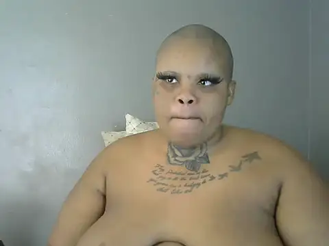 Taraj_thee_thick live cam on StripChat