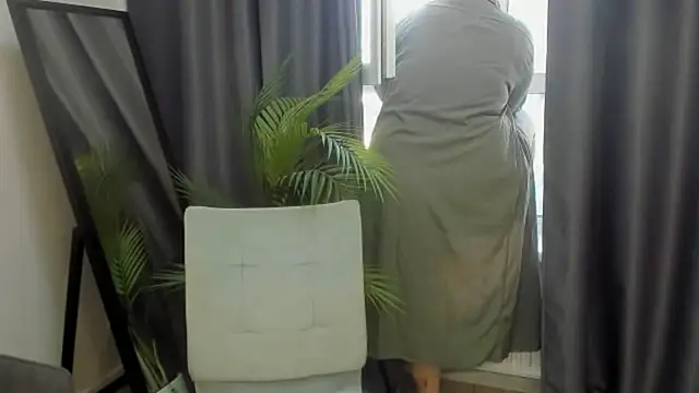NikkiSummer live cam on StripChat