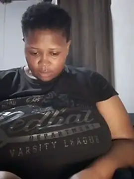Sexy-queen99xx live cam on StripChat