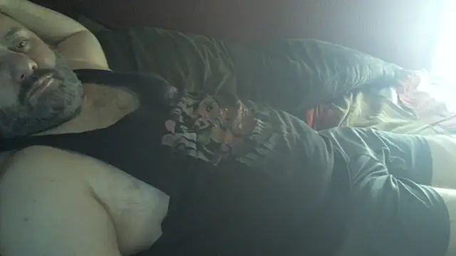 immikew1975 live cam on StripChat