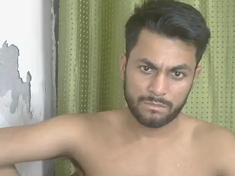 Stubborndesiboy live cam on StripChat