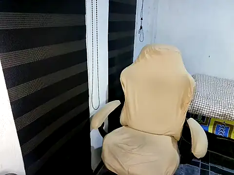 Spicy_RowyCam live cam on StripChat