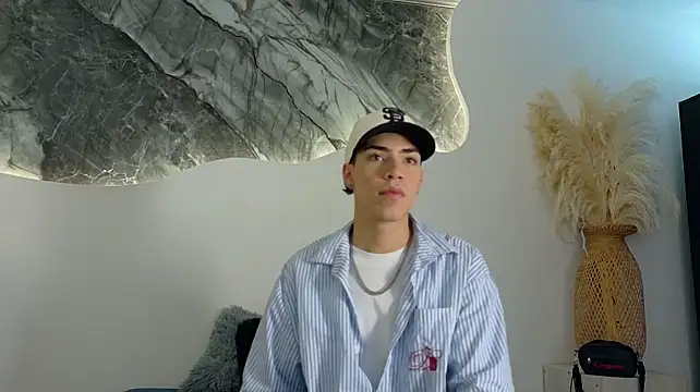 Monyel_Blake live cam on StripChat