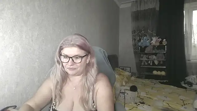 Diana_49 live cam on StripChat