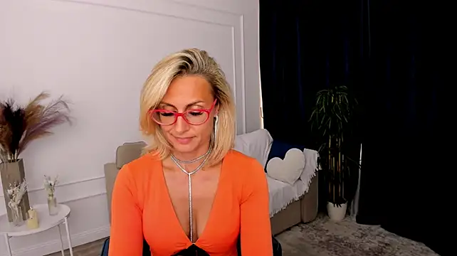 MuseOfStage live cam on StripChat