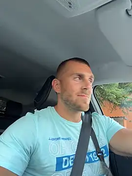 Johnytrain's live cam