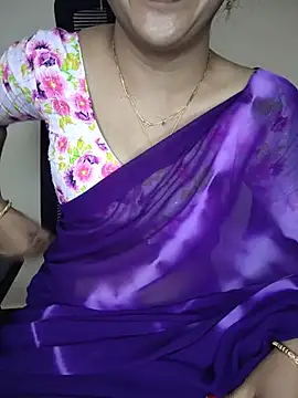 Cute-Smiely-Quee... Live Webcam on Stripchat
