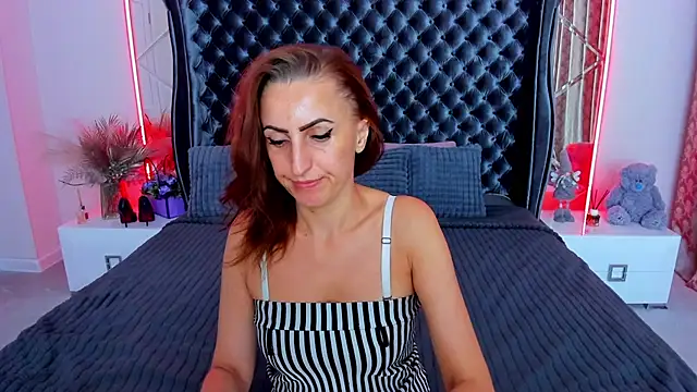 Rebecca_Diamond live cam on StripChat