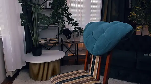 InesPiek live sex cam